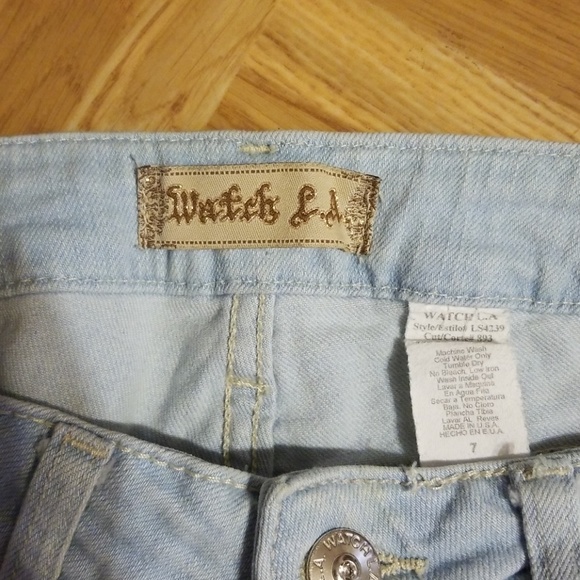 Shorts - Picture 3 of 3